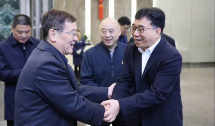 ����ͳս�������������¹�����������ǡ�������ϯ���ֽ�